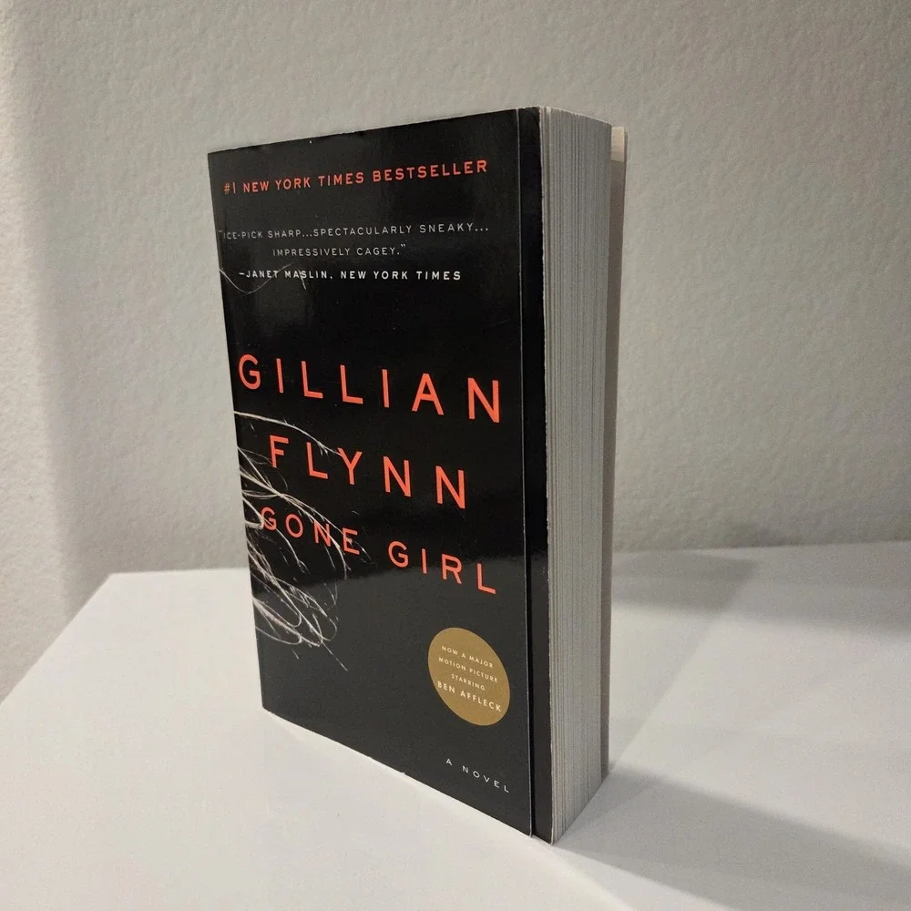 Gone Girl : A Novel by Gillian Flynn (2014, Trade Paperback)